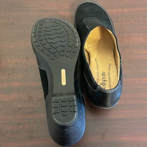 New in box Softspots Black Suede shoe - Picture 5 of 7